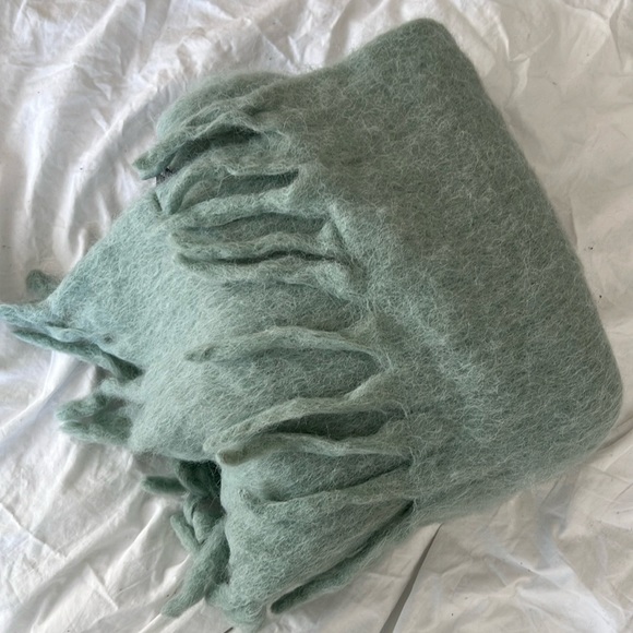 Zara FRINGED WOOL AND ALPACA BLEND SCARF - Picture 6 of 6